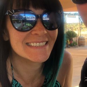 Meet your Posher, Christine